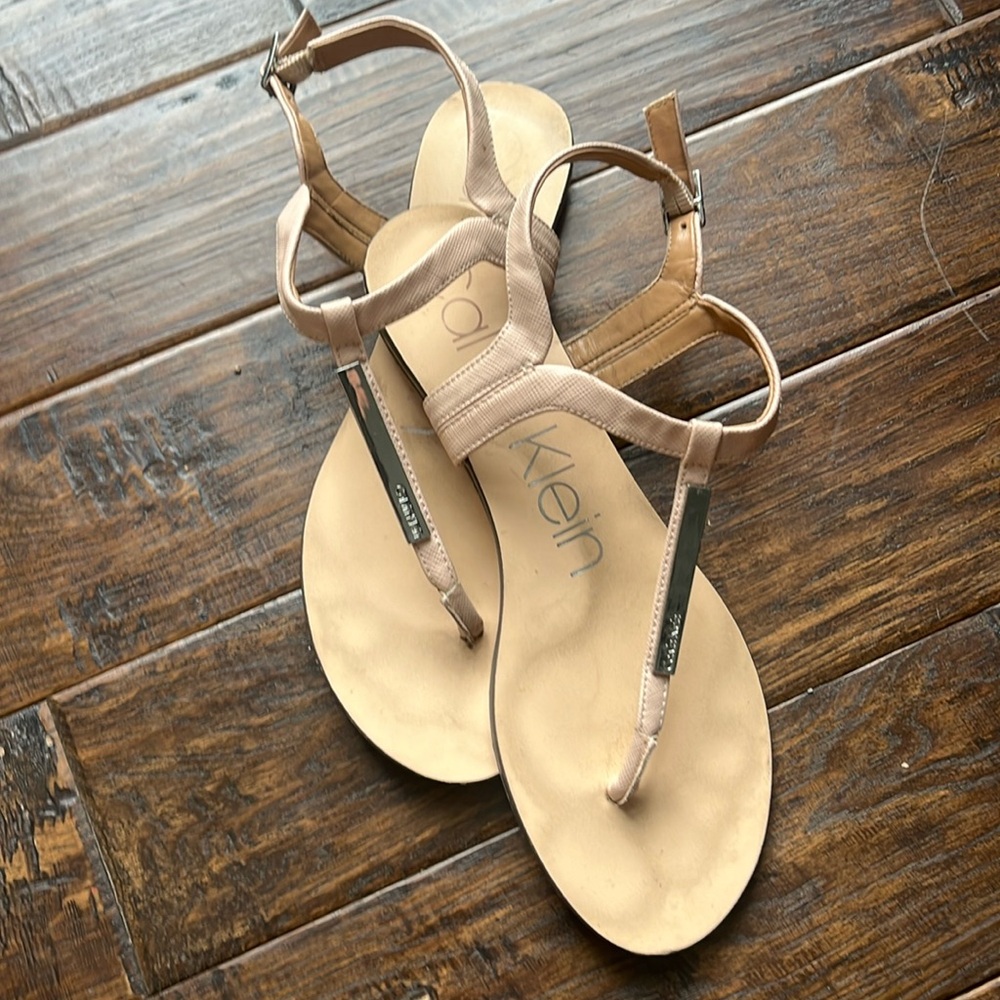 Calvin Klein cream/tan sandals